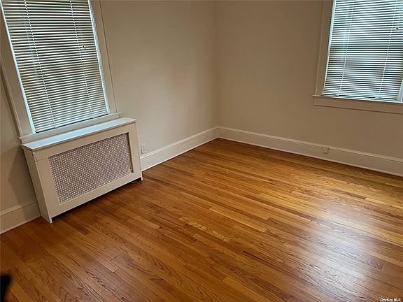 3rd image of 2073 Hillside Ave