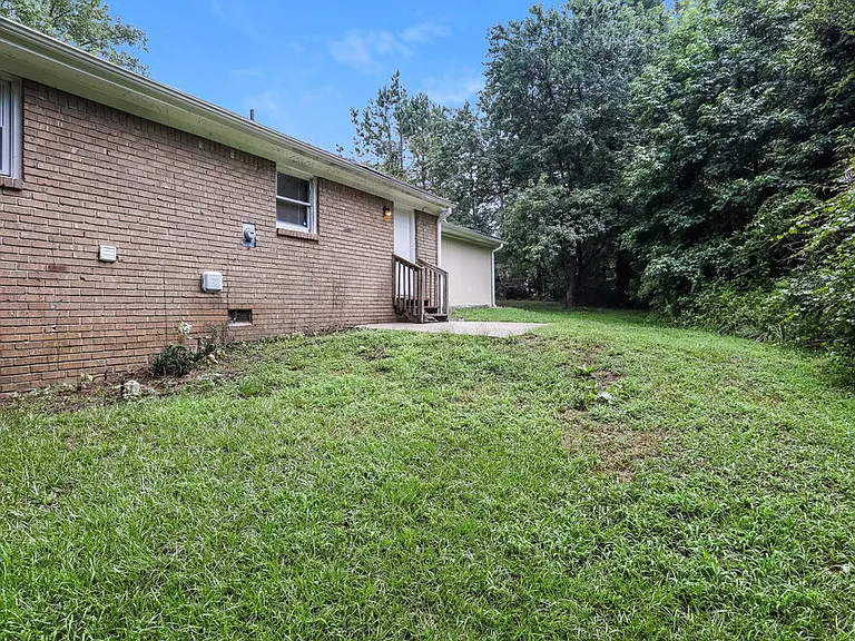1338 W Stoneybrook Dr — Photo 16