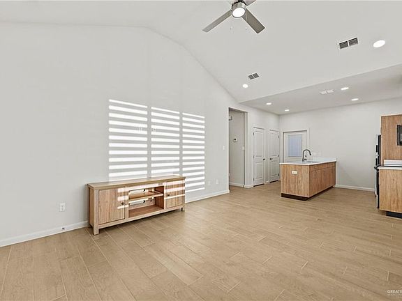 3rd image of 600 Brito Ln #3