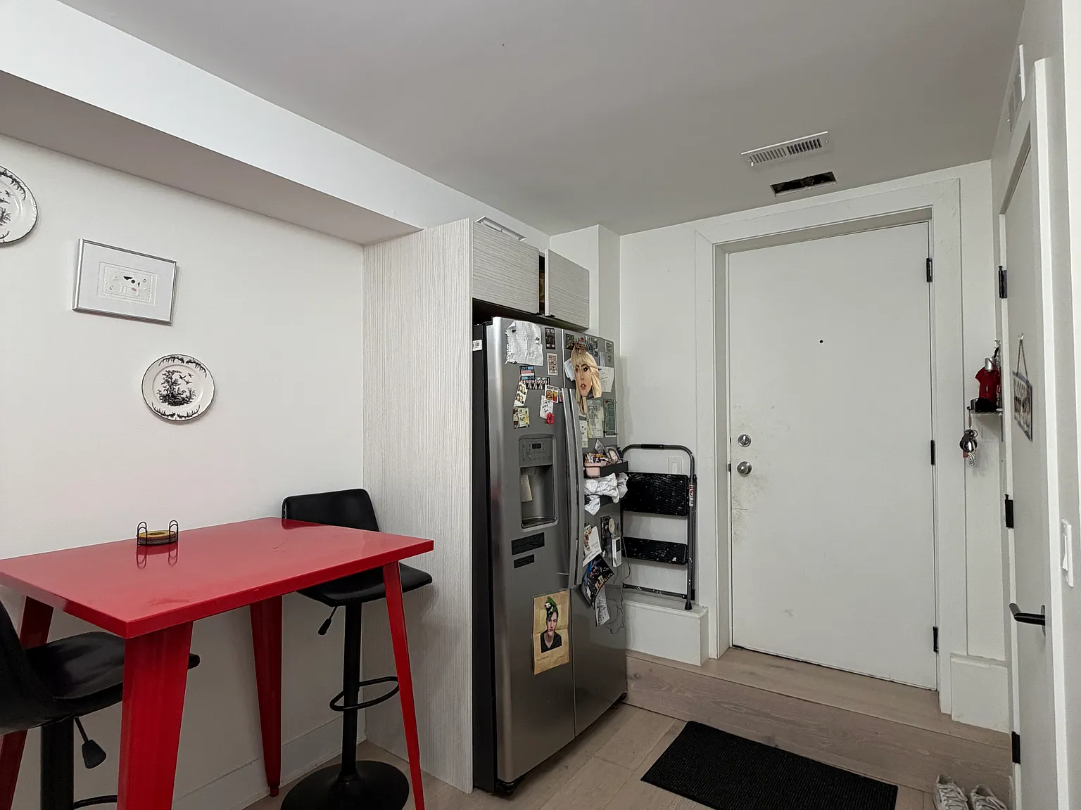 2 bed, 950 sqft, $2,295 — Photo 3