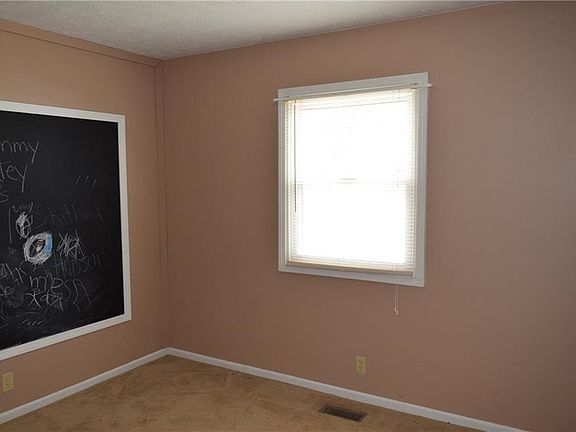 5th image of 3005 Villa Ave