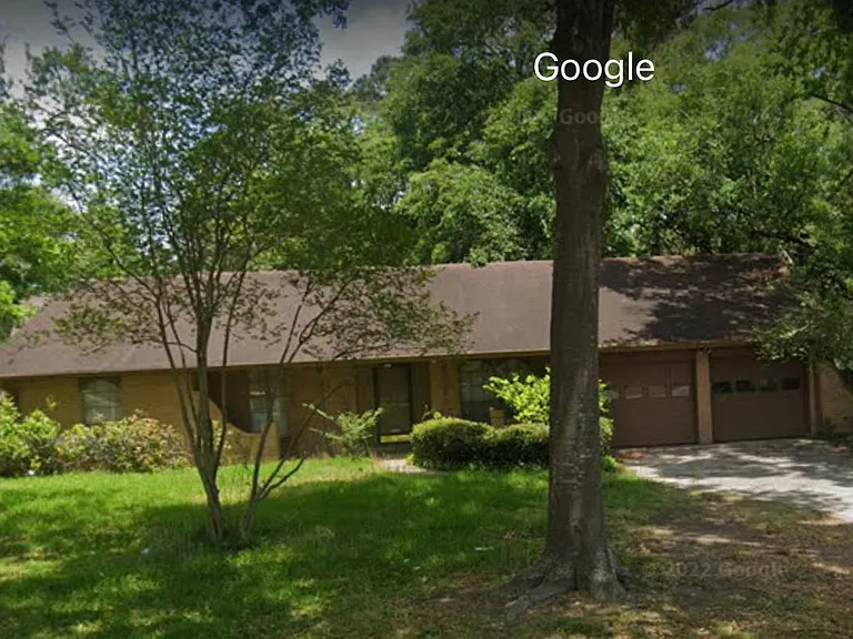 1 Circle Dr — Photo 1