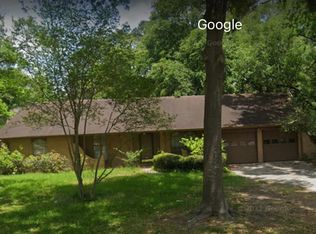 1 Circle Dr, Conroe, TX 77301