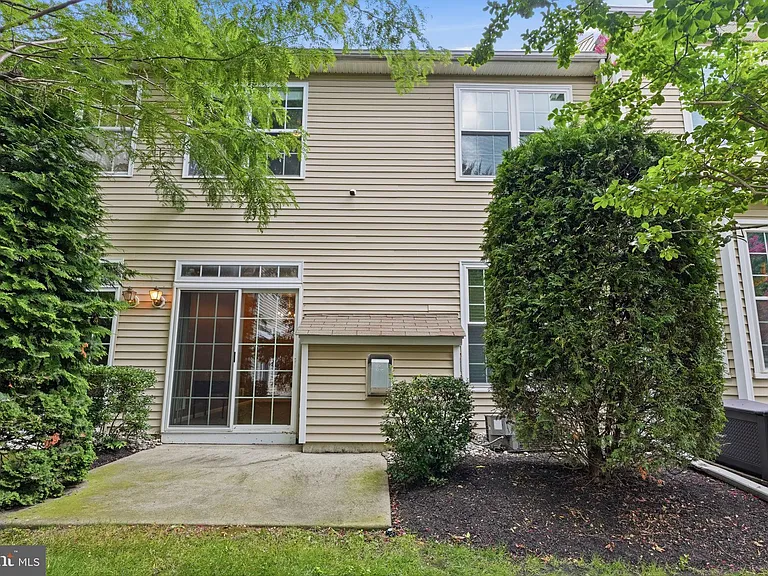 1606 Nathan Dr — Photo 10