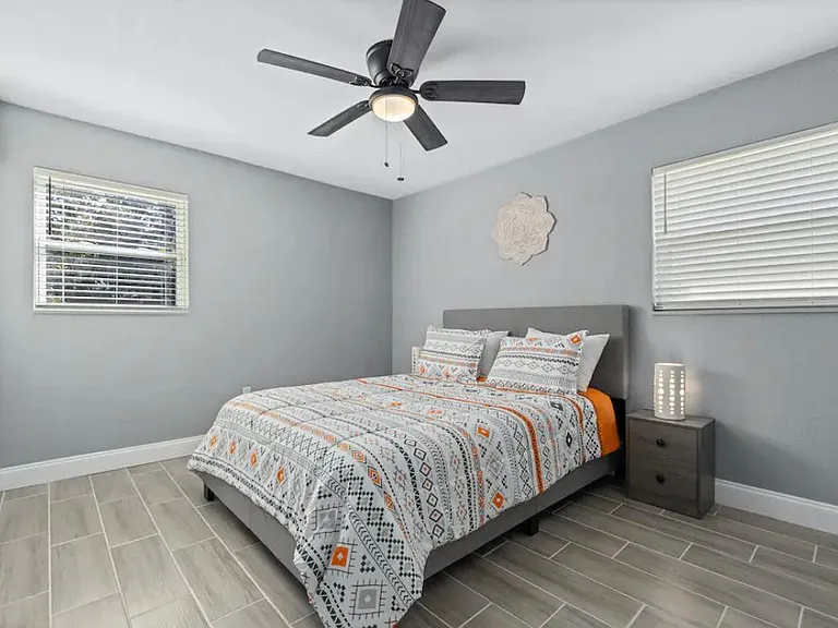 1004 N Betty Ln — Photo 17