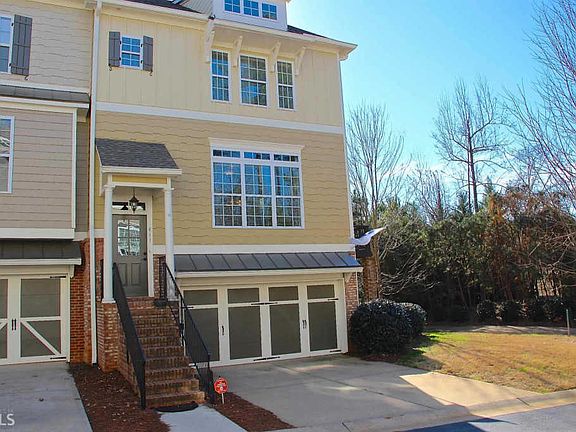 2nd image of 411 Lexington Vlg