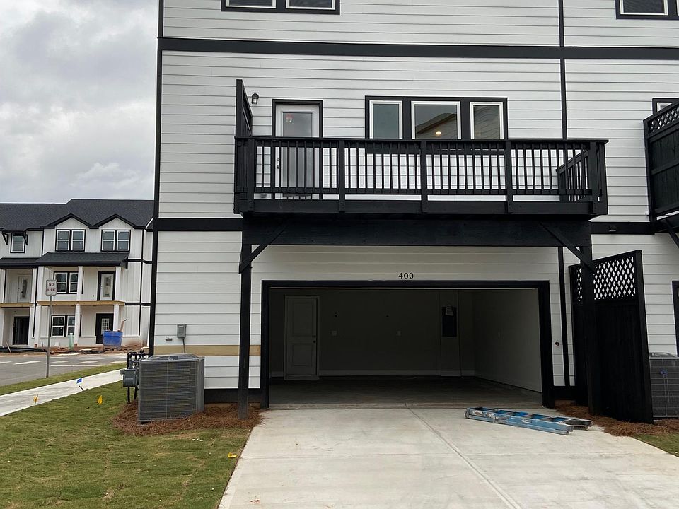 2nd image of 712 Lincoln St #712