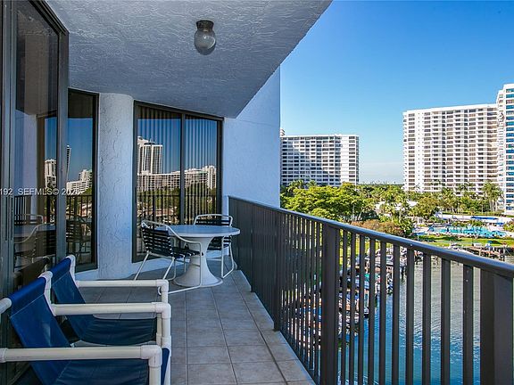 3rd image of 300 Three Islands Blvd APT 406