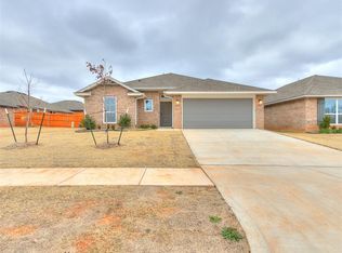 2401 Woodgrove Ct, Midwest City, OK 73130