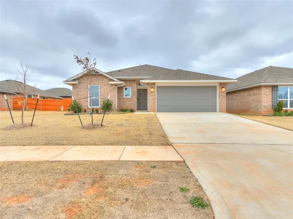2401 Woodgrove Ct, Midwest City, OK 73130