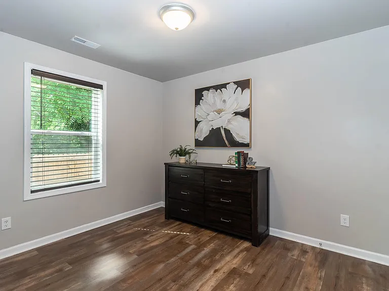 908 Mapleash Ave — Photo 24