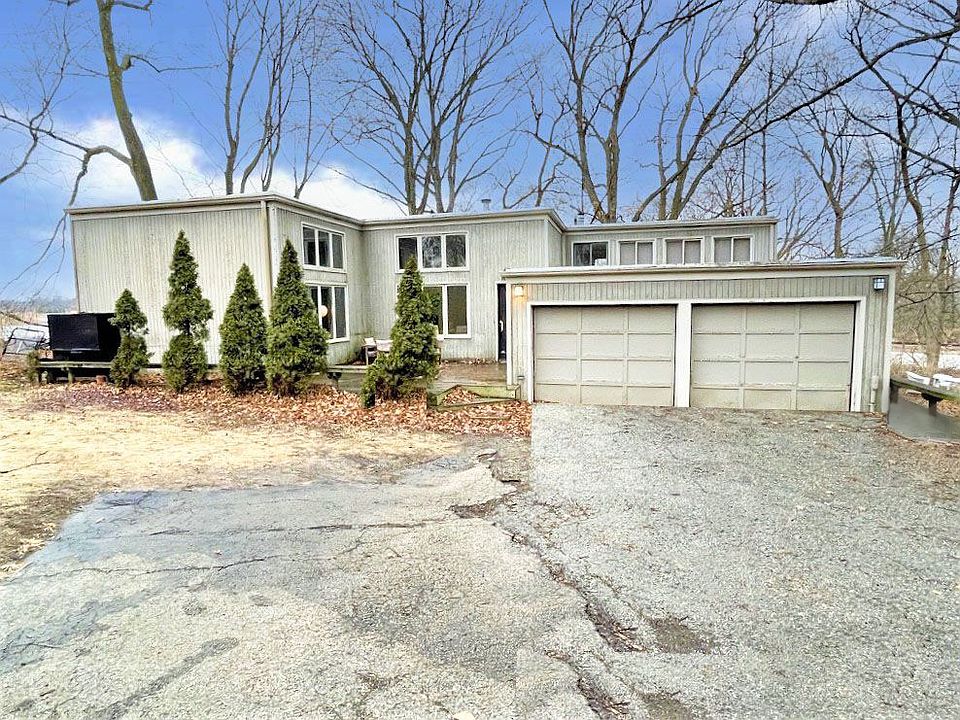 1st image of 2 S 977 Shagbark Dr