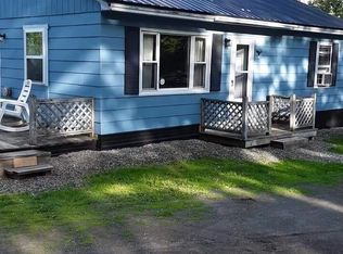21 Gilbert Rd, Dexter, ME 04930