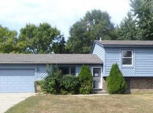 405 Spruce Cir, Jordan, MN 55352