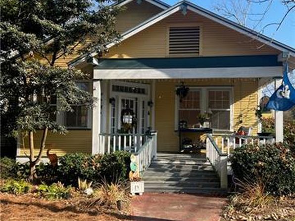 701 Aurora St