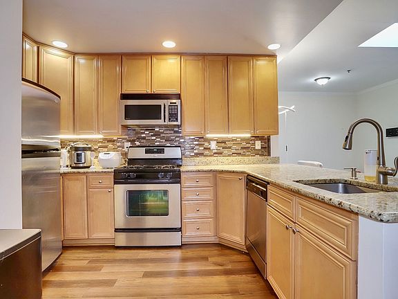 4th image of 515 Gregory Ave APT 12