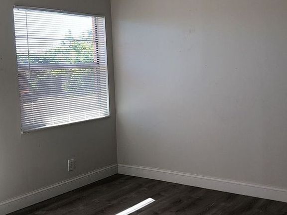 5th image of 520 SE 20th Ave #11F