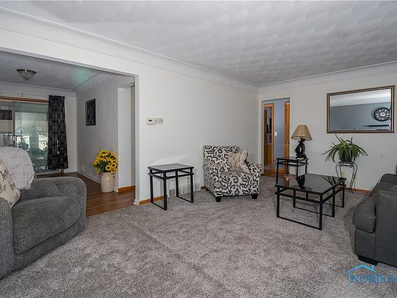2nd image of 2838 E Sullivan Dr