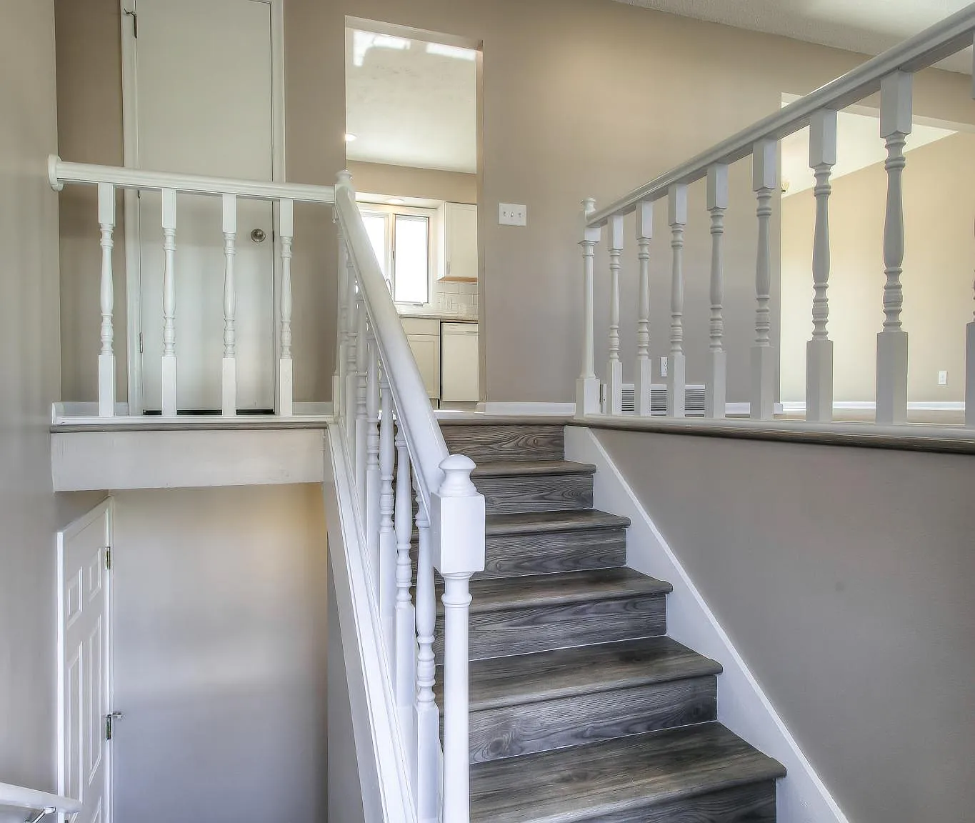 3 bed, 2.5 bath, 1300 sqft, $2,150 — Photo 4