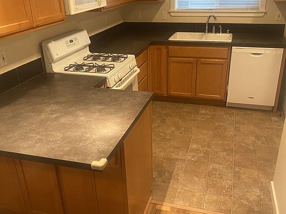 4th image of 12530 26th Ave NE APT C