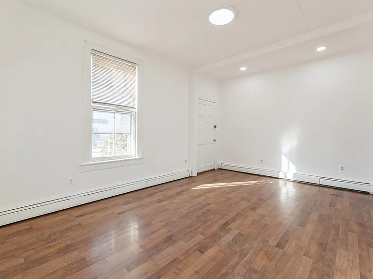 21 Central Ave — Photo 11