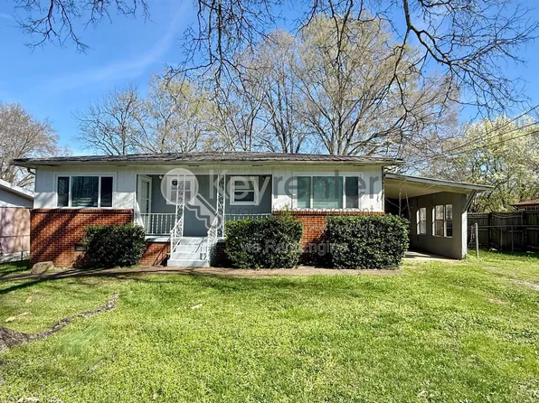 221 Robert E Lee St #B, Fort Oglethorpe, GA 30742