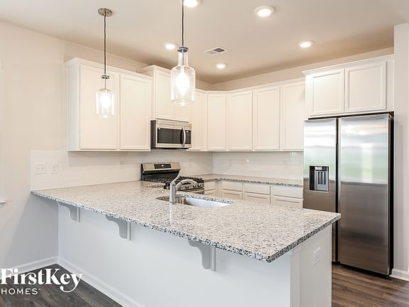 5th image of 117 Wild Lily Dr
