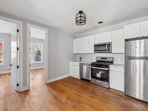 3rd image of 430 Essex St #2A