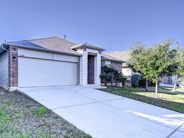6705 Loretta White Ln — Photo 2