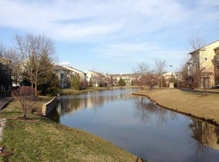 1507 Watkins Ln UNIT 102, Naperville, IL 60540