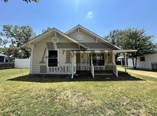 213 W Market St, Mabank, TX 75147