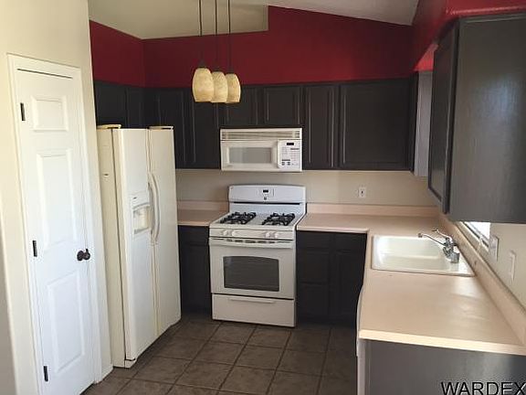 2nd image of 3155 N Stewart St