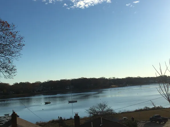 253 Arnolds Neck Dr, Warwick, RI 02886