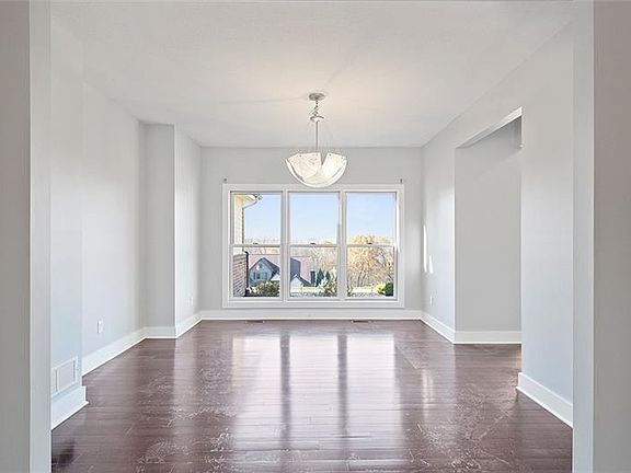 5th image of 208 Buckeye Dr