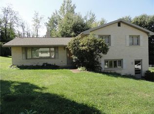 420 Hillcrest Dr, Latrobe, PA 15650