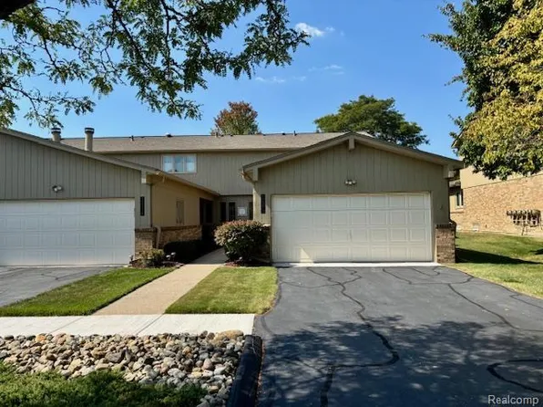 12372 Pinecrest Dr, Plymouth, MI 48170
