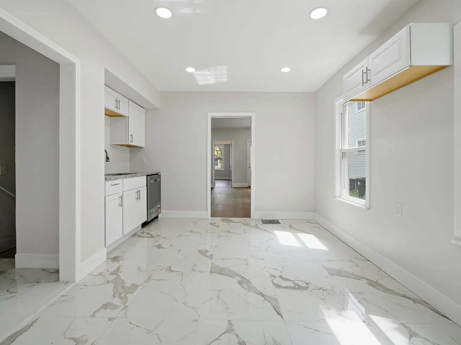 4 bed, 1600 sqft, $1,850 — Photo 3