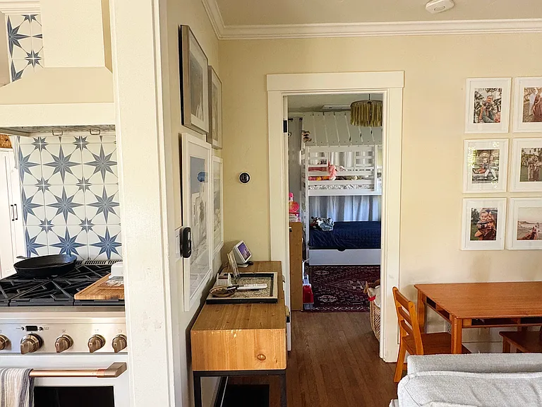 2431 Chapala St — Photo 15