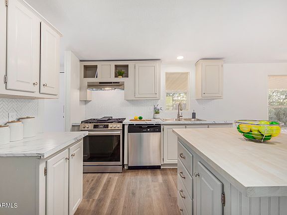 3rd image of 33413 N 225TH Avenue