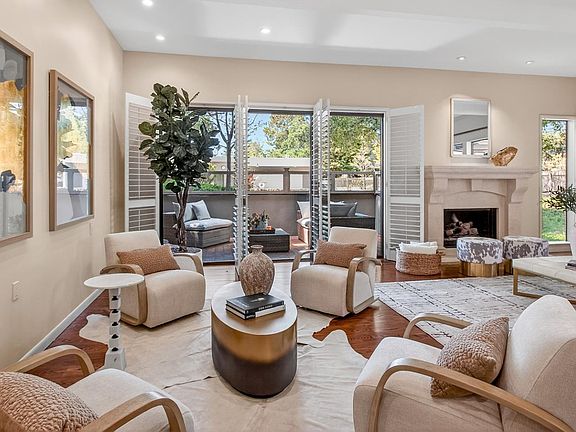4th image of 10 Mansion Ct #713
