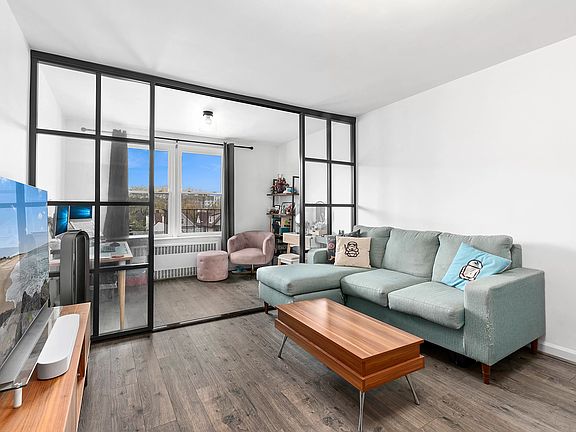 2nd image of 160 Ocean Pkwy APT 4J