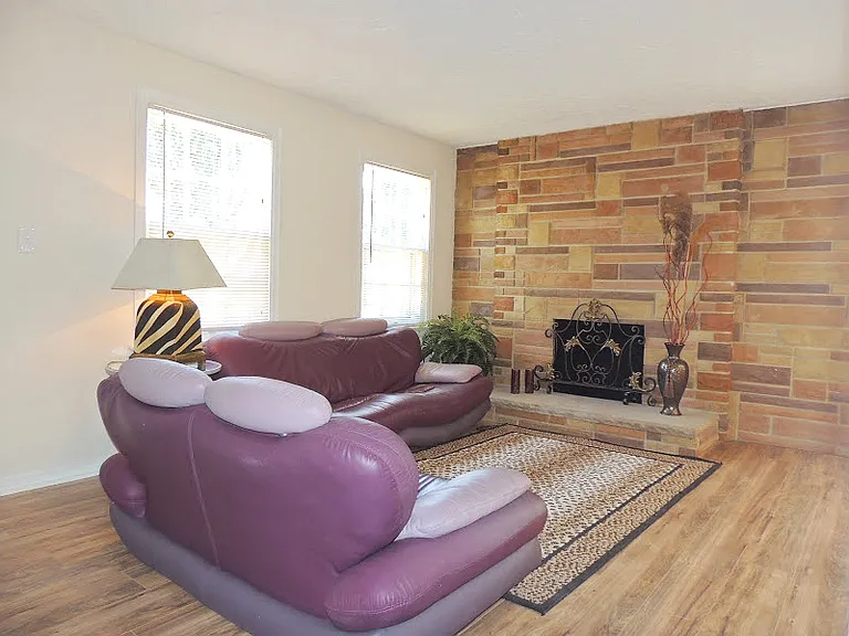 15800 Scottsdale Blvd — Photo 2