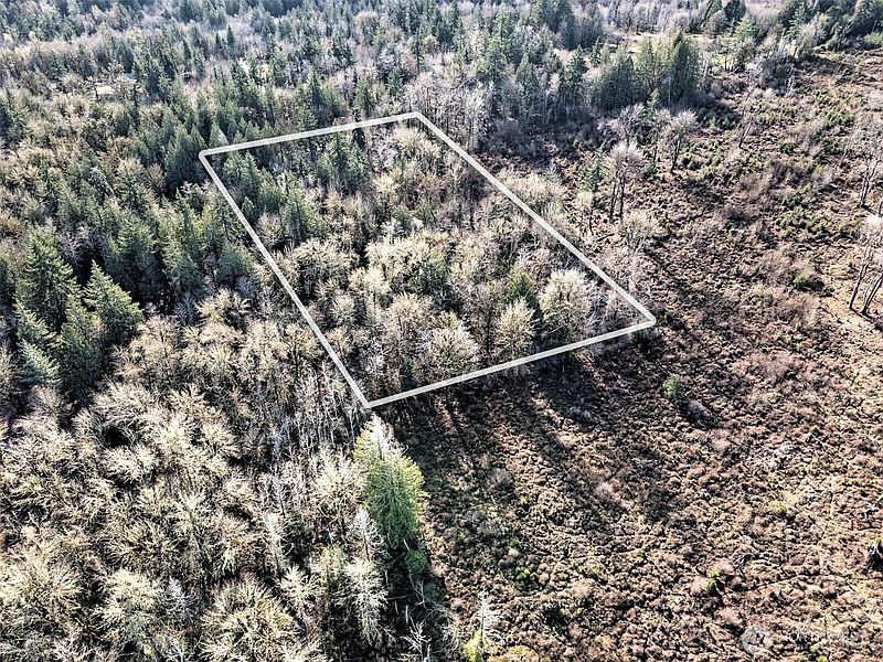 3rd image of 0 E Daniels Road