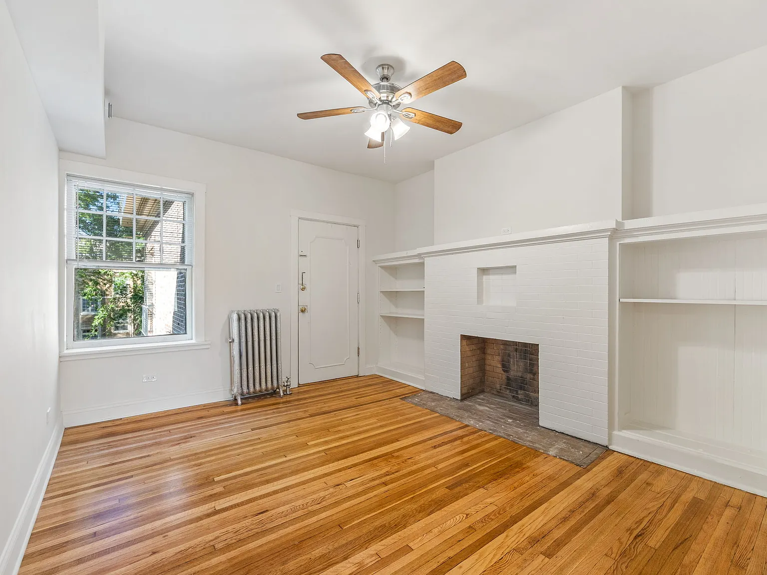 3 bed, $3,235 — Photo 4