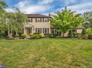905 Knoll Ct, Moorestown, NJ 08057