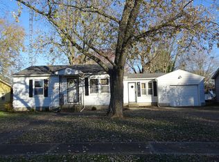 111 Fairview Dr, Carmi, IL 62821