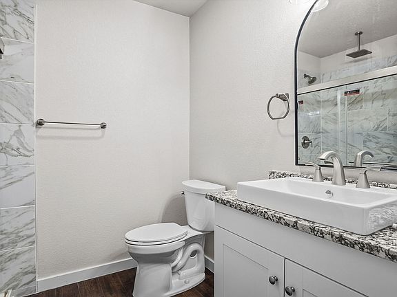 4th image of 1318 W Water St