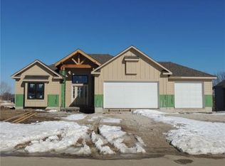 4457 Aspen Dr, Basehor, KS 66007