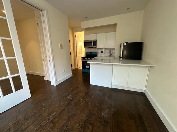 306 West 22nd Street image 1 of 11