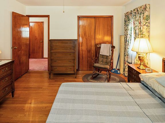 5th image of 431 Maine Ave